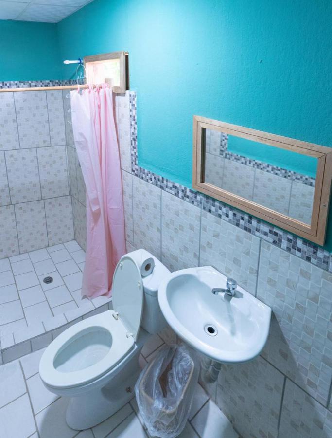 Valerie Emanuel Apartments Bocas Town Ngoại thất bức ảnh