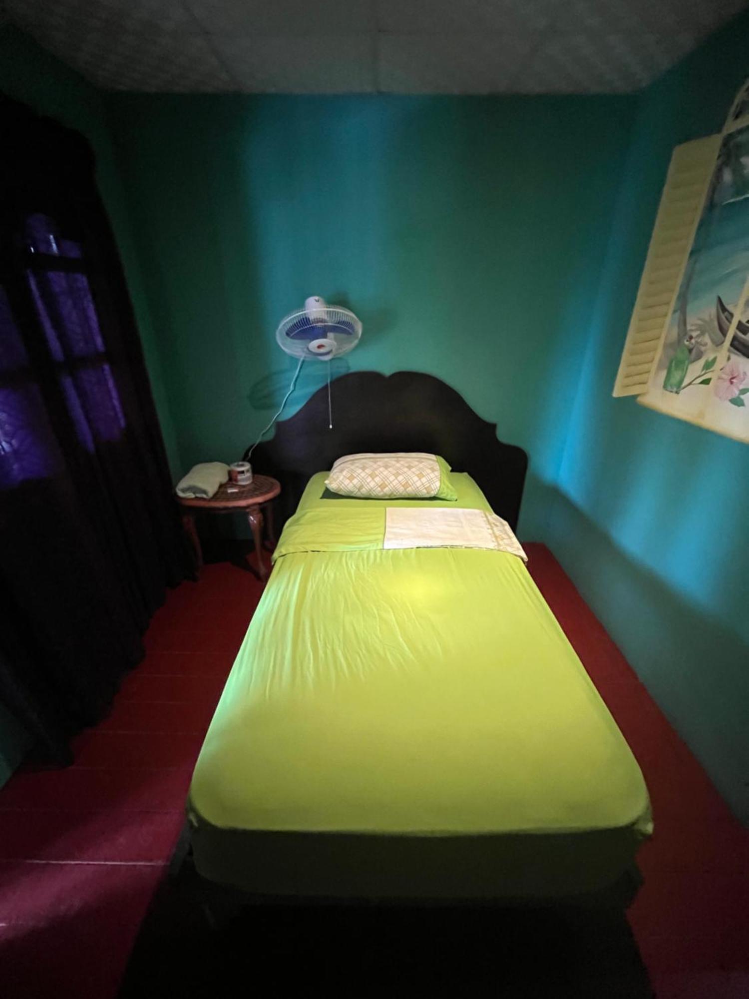 Valerie Emanuel Apartments Bocas Town Ngoại thất bức ảnh