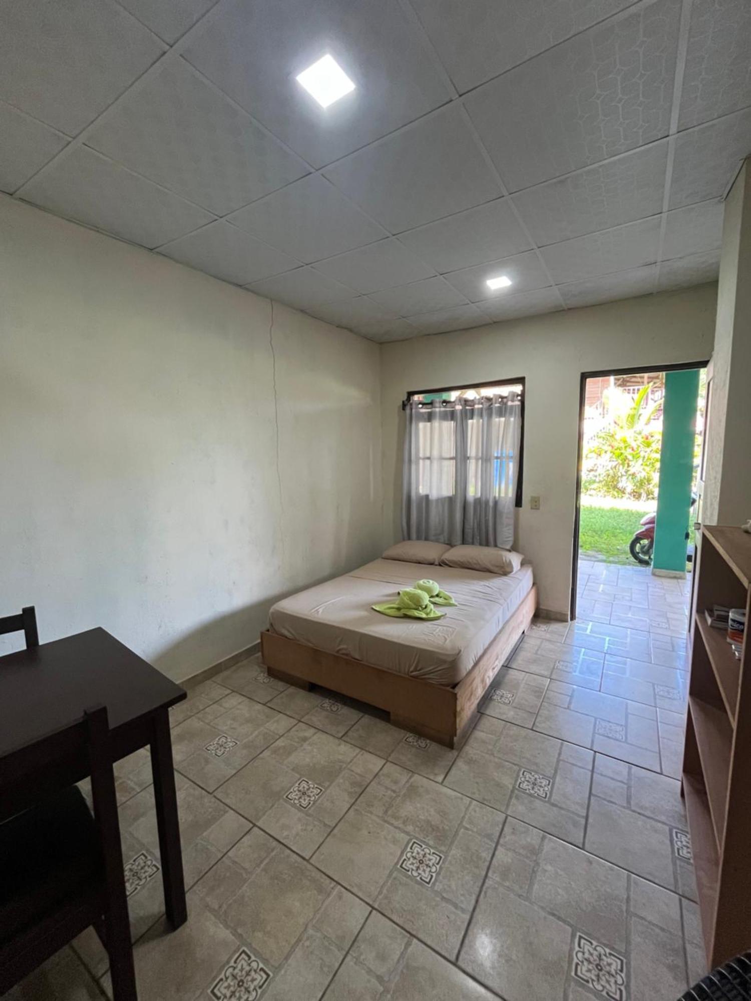 Valerie Emanuel Apartments Bocas Town Ngoại thất bức ảnh